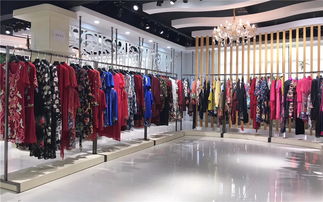 探索17春夏香港女裝折扣尾貨批發(fā) 民族風(fēng)品牌換季庫存貨源全解析